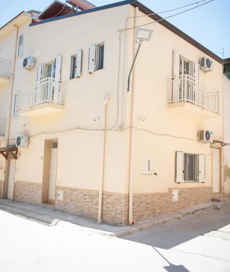 Casa Vacanze L'Angolo D'Oro Siculiana Affittacamere