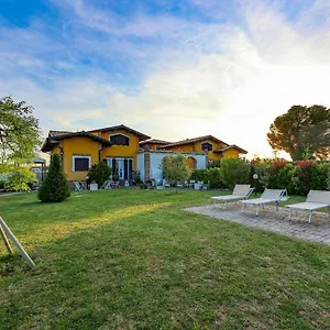 https://villa-circuito-simoncelli.emilia-romagnahotels.net